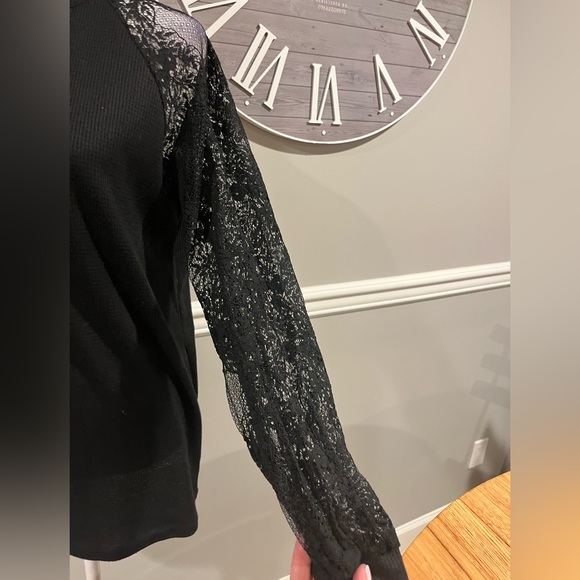 Women's Black Lace Long Sleeve Top - So pretty on! NWOT Size Med… - Picture 10 of 11